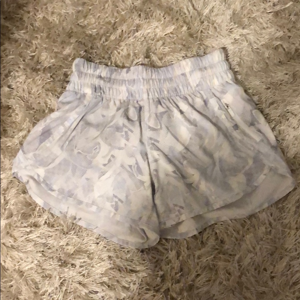 LULULEMON Hotty Hot Shorts Long 4”